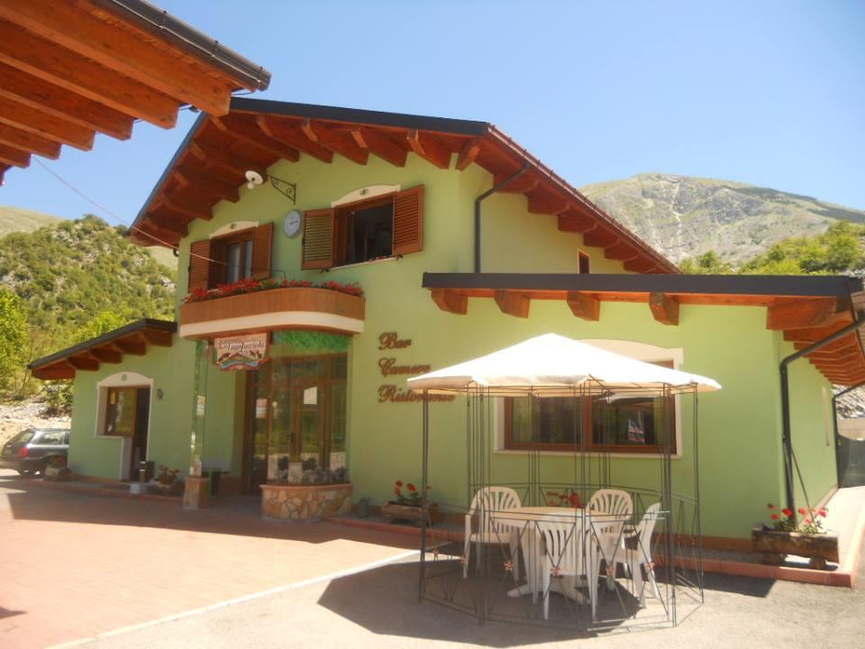La Locanda Del Lago Lucciola Villalago ภายนอก รูปภาพ