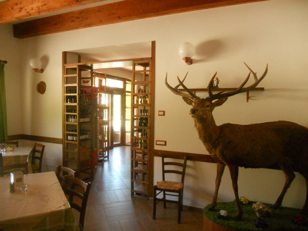 La Locanda Del Lago Lucciola Villalago ภายนอก รูปภาพ