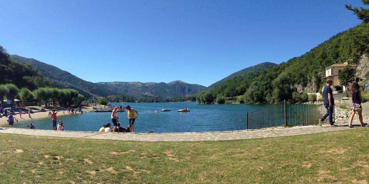 La Locanda Del Lago Lucciola Villalago ภายนอก รูปภาพ